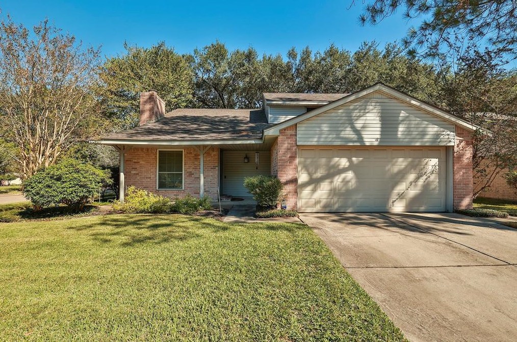 10630 Plum Lake Dr, Houston, TX 77065-3857