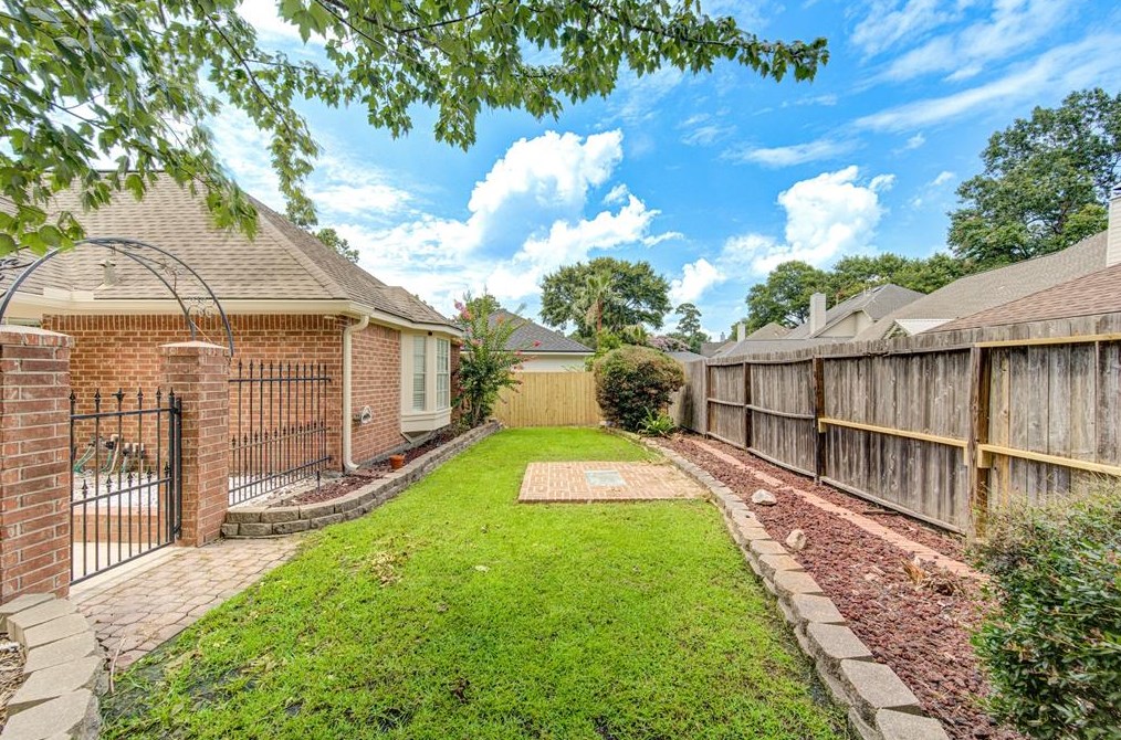 3502 Clover Vly Dr, Humble TX 77345-3018 exterior