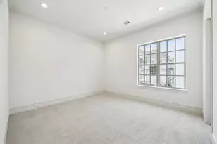 209 Sutton Row Pl, Houston, TX 77024 - Photo 12