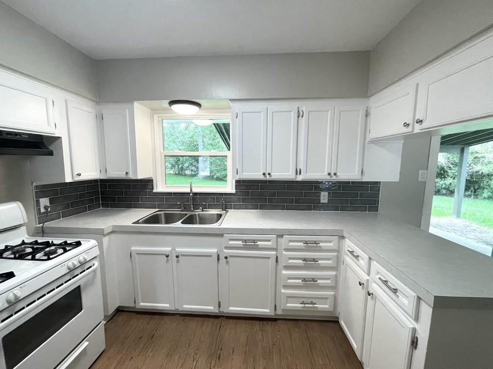 60 Mimosa Ct, Richwood TX  77566-5649 exterior