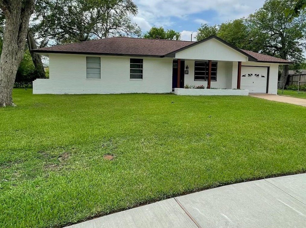 60 Mimosa Ct, Richwood TX  77566-5649 exterior