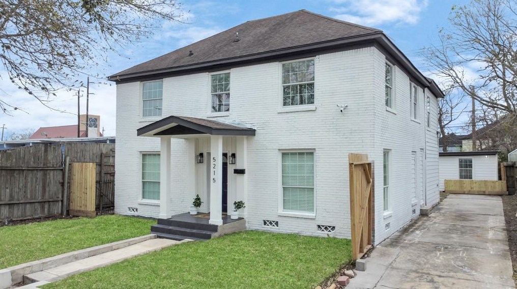 5215 Palmer St, Houston, TX 77004-7731