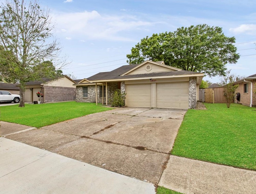 1627 Vickery Dr, Sugar Land, TX 77498