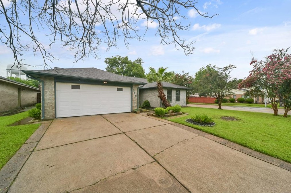 1315 Holbech Ln, Channelview, TX 77530