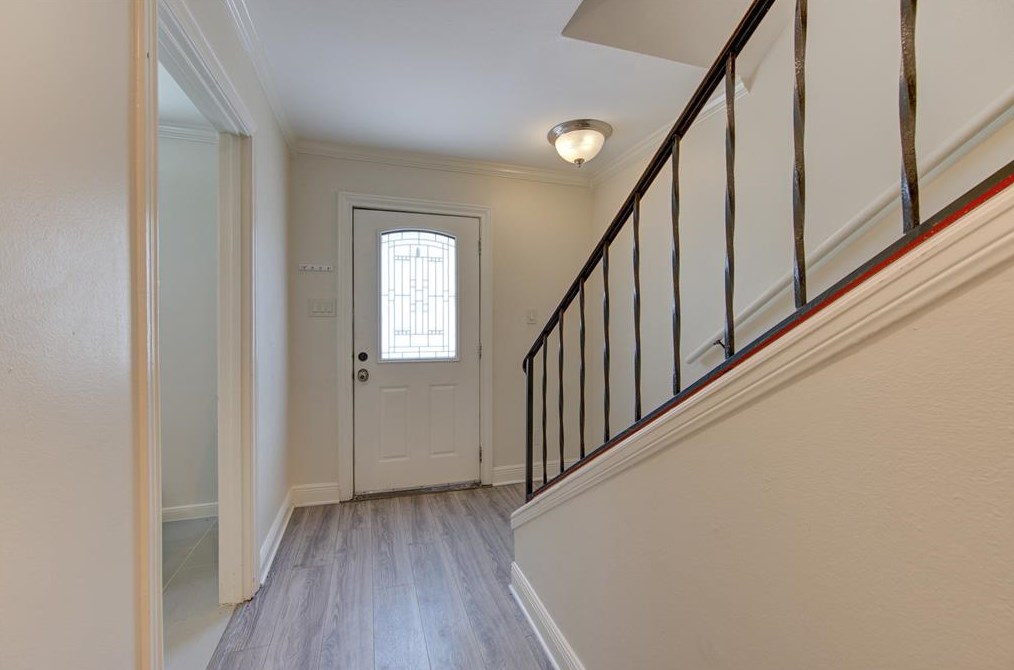 5203 Arboles Dr, Houston, TX 77035-2803