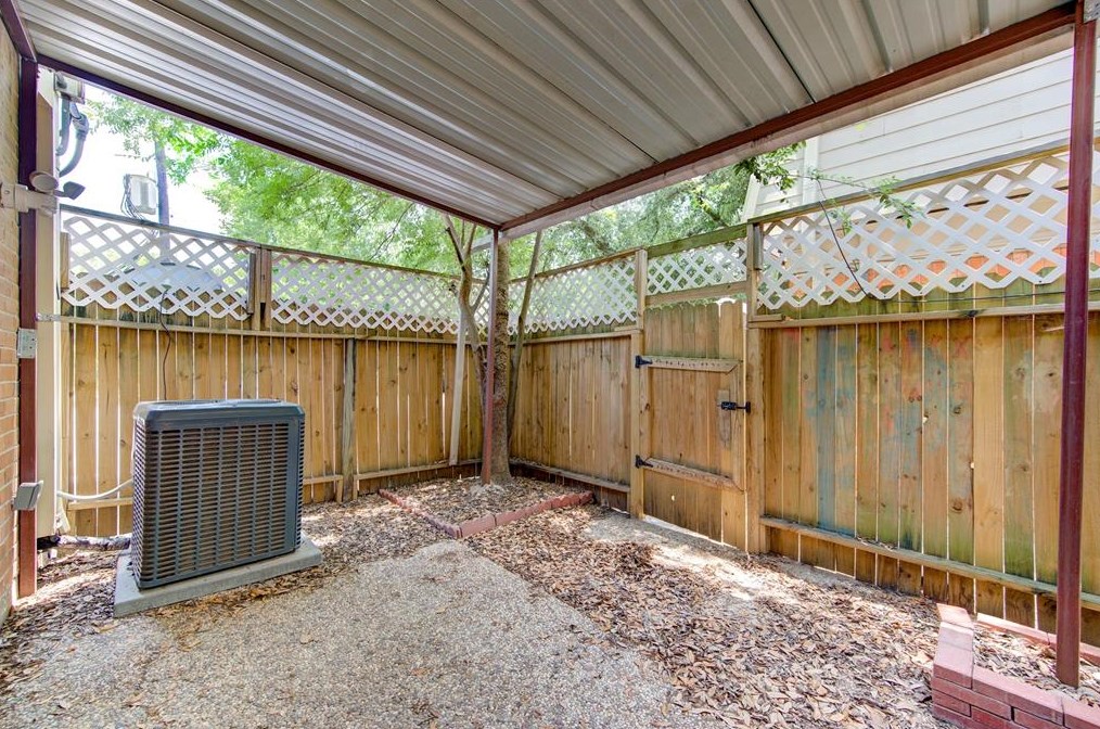 5203 Arboles Dr, Houston TX  77035-2803 exterior