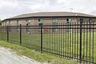 1919 N 11th St, Milwaukee, WI 53205 - Photo 2