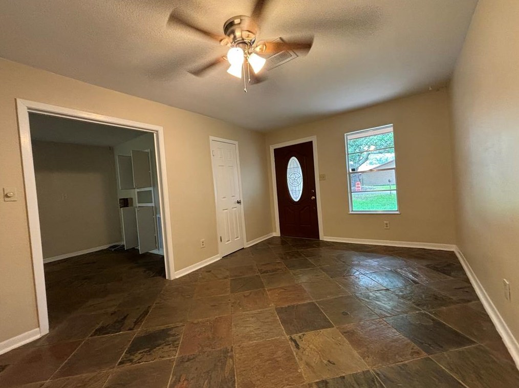 715 Frankie, Dinsmore, TX 77488