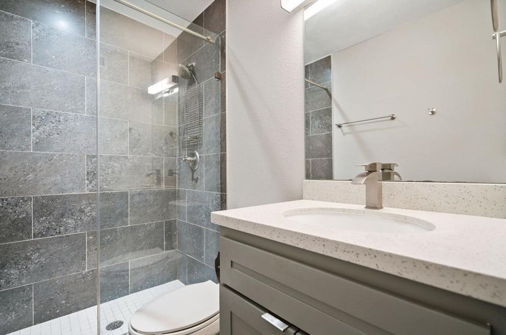 3412 Graustark St Apt 8, Houston, TX 77006