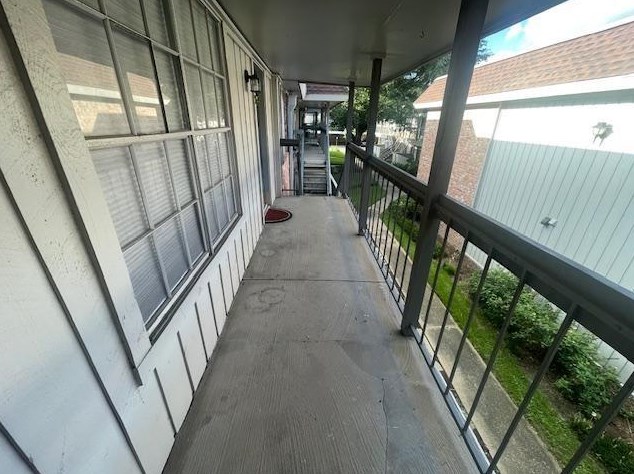 2350 Bering Dr, Houston TX  77057-4736 exterior