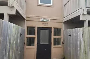 215 Postoffice St, Galveston, TX 77550 - Photo 2