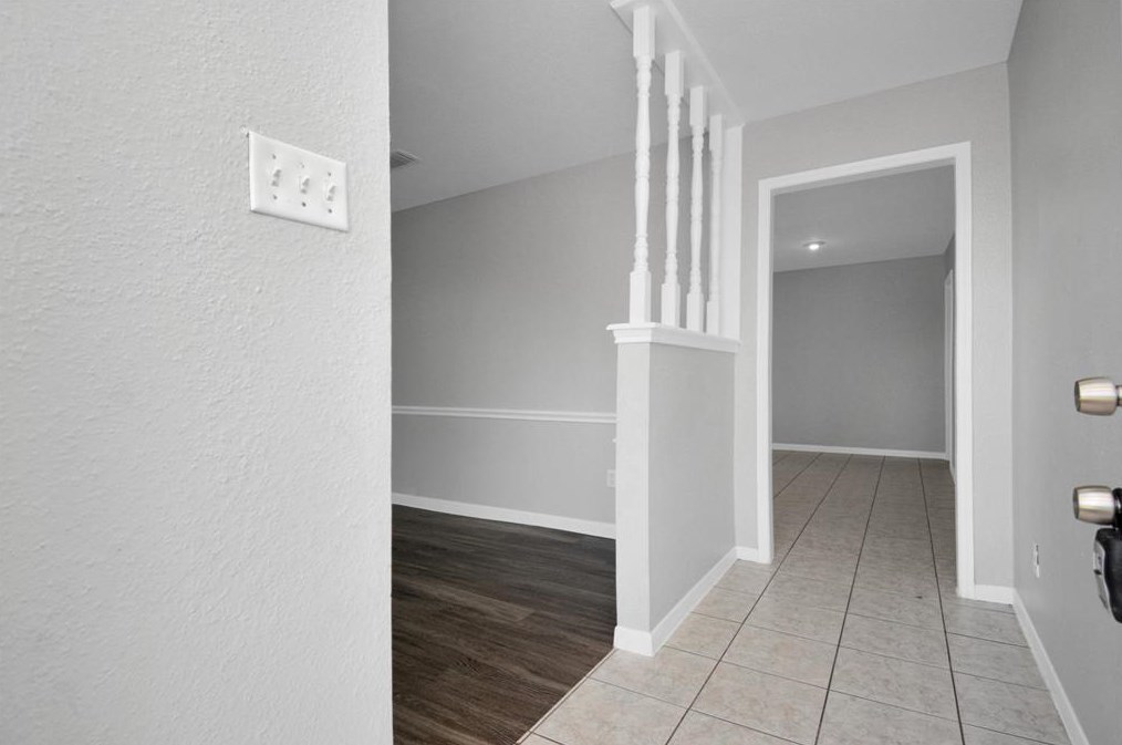 16103 Alta Mesa Dr, Houston TX 77083-1105 exterior