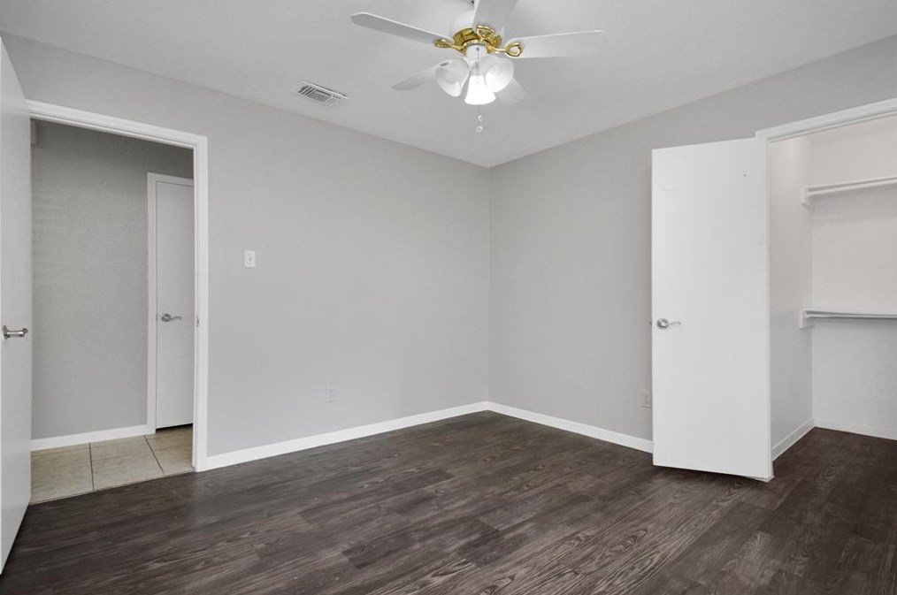 16103 Alta Mesa Dr, Houston TX 77083-1105 exterior