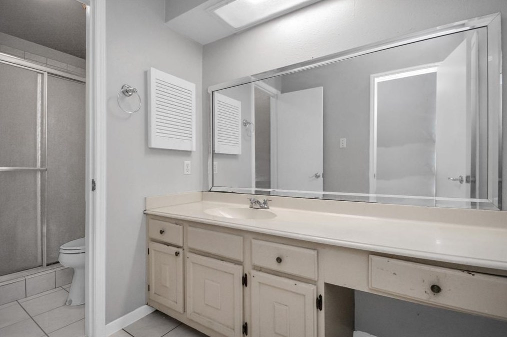 16103 Alta Mesa Dr, Houston TX 77083-1105 exterior