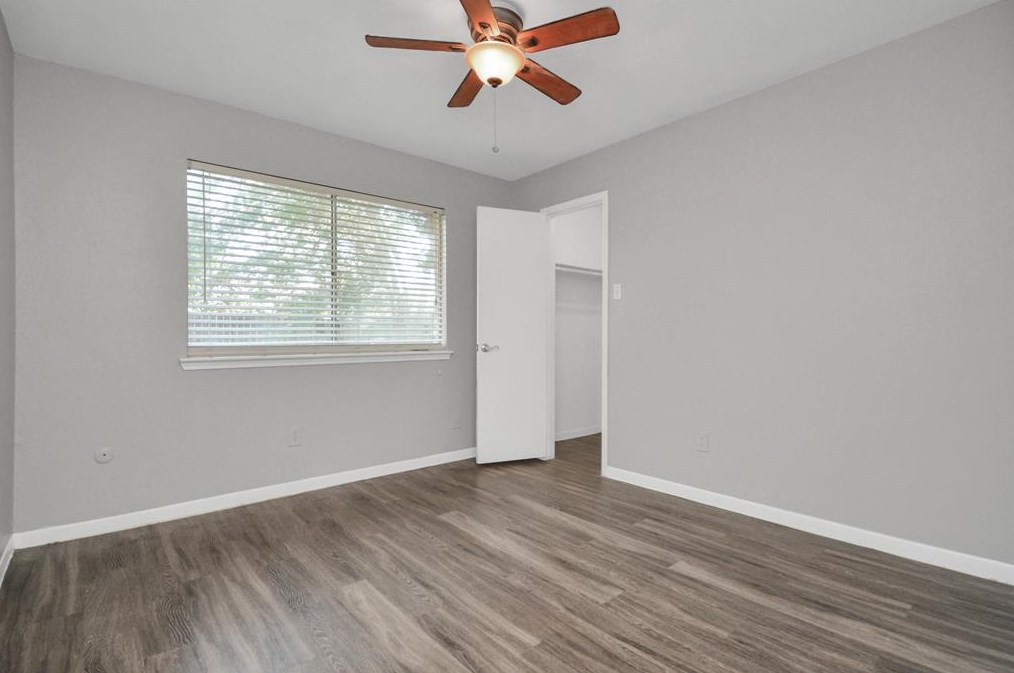 16103 Alta Mesa Dr, Houston TX 77083-1105 exterior