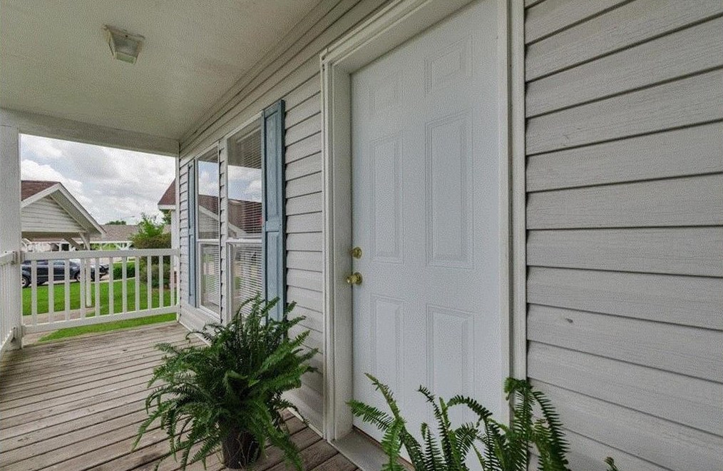 10027 Summerberry Ln, Tomball, TX 77375