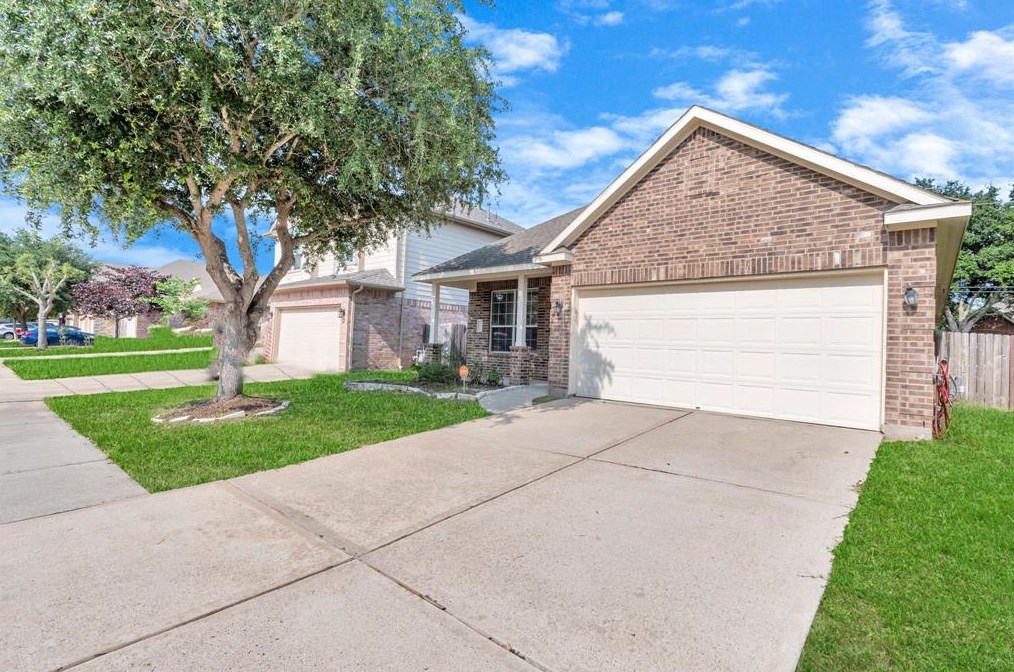 6039 Starbrook Creek Dr, Katy, TX 77494-0324