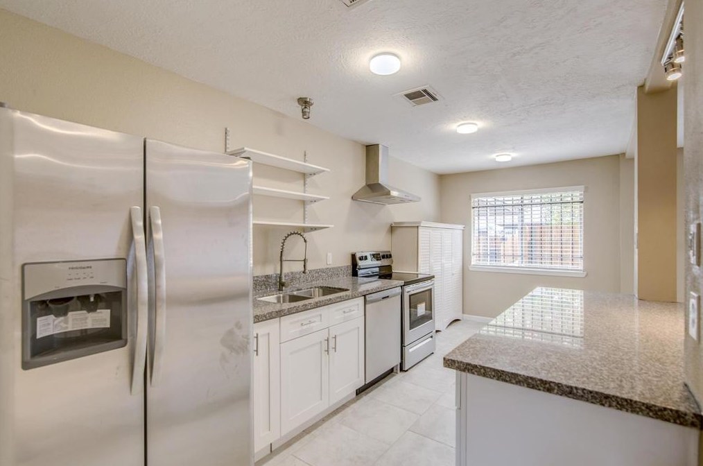 7257 Cook Rd, Houston TX  77072-2231 exterior