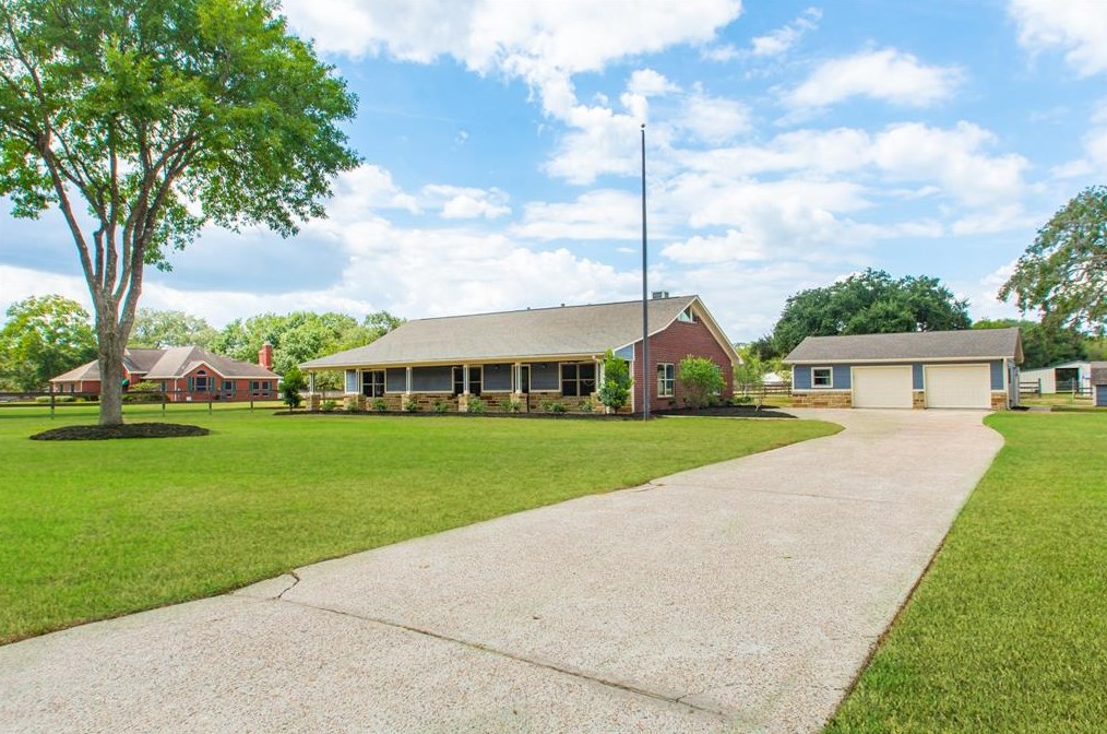 9702 Acorn Dr, Manvel, TX 77578-5343