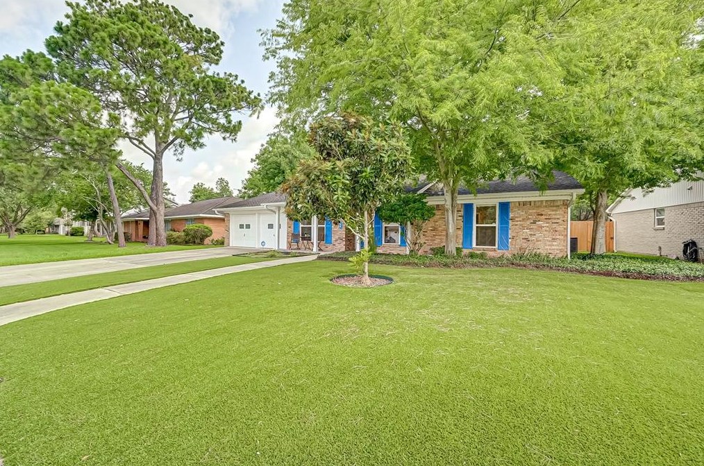 5806 Cartagena St, Houston, TX 77035