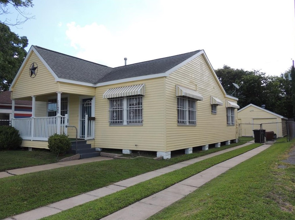 1120 N Shepherd Dr, Houston, TX 77007