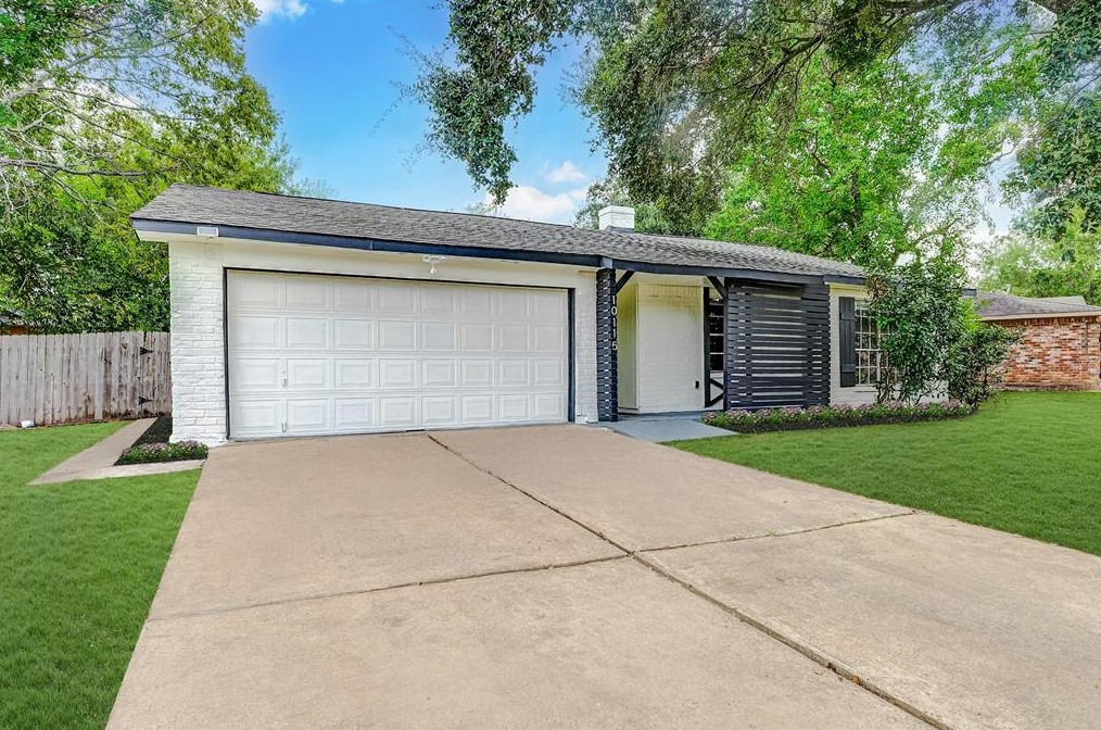 10115 Kent Towne Ln, Sugar Land, TX 77498