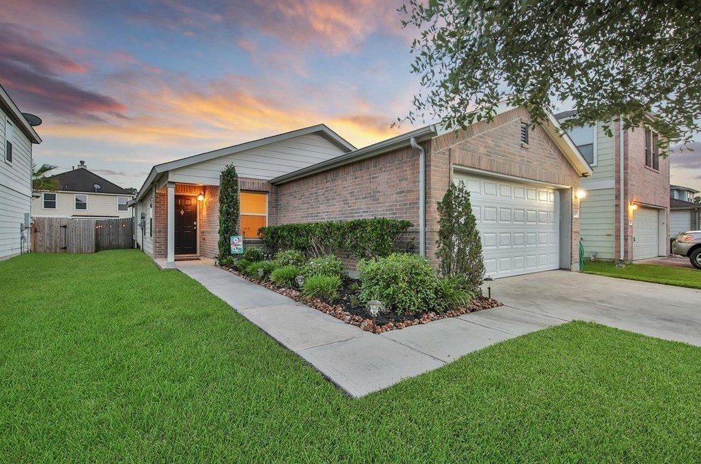 2923 Swift Brook Glen Way, Spring TX  77389-2993 exterior