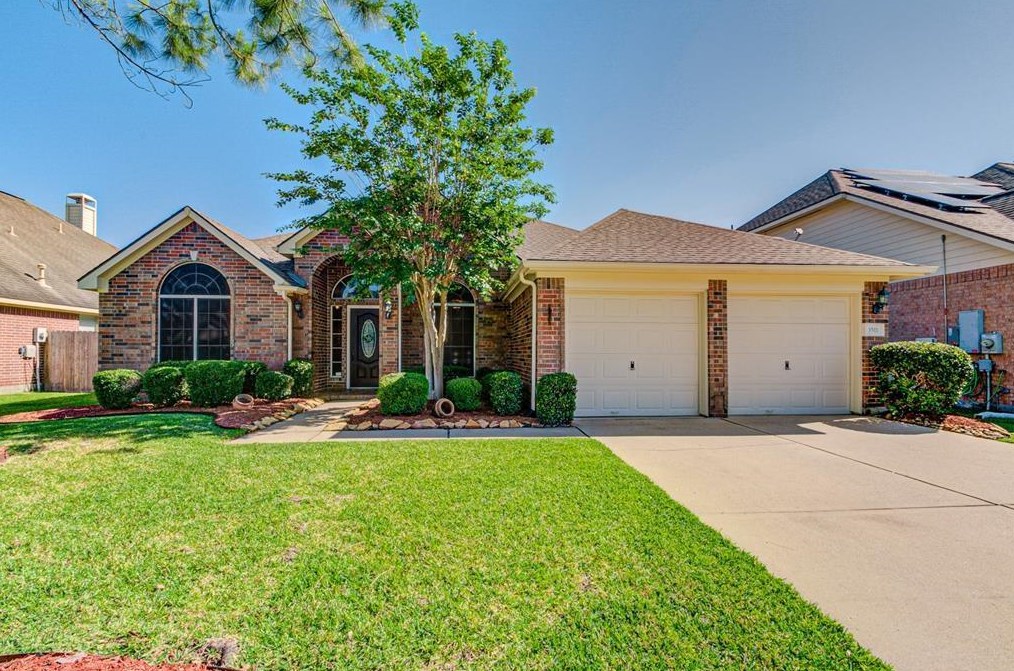 3511 Pemberton Dr, Pearland, TX 77584