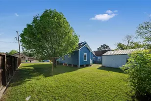 207 E Gulf St, Baytown, TX 77520 - Photo 16