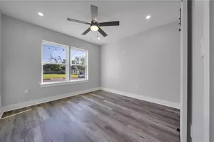 207 E Gulf St, Baytown, TX 77520 - Photo 14