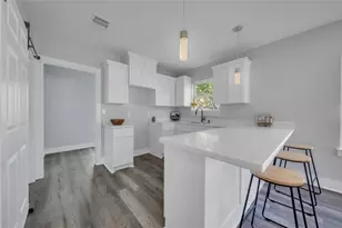 207 E Gulf St, Baytown, TX 77520 - Photo 4