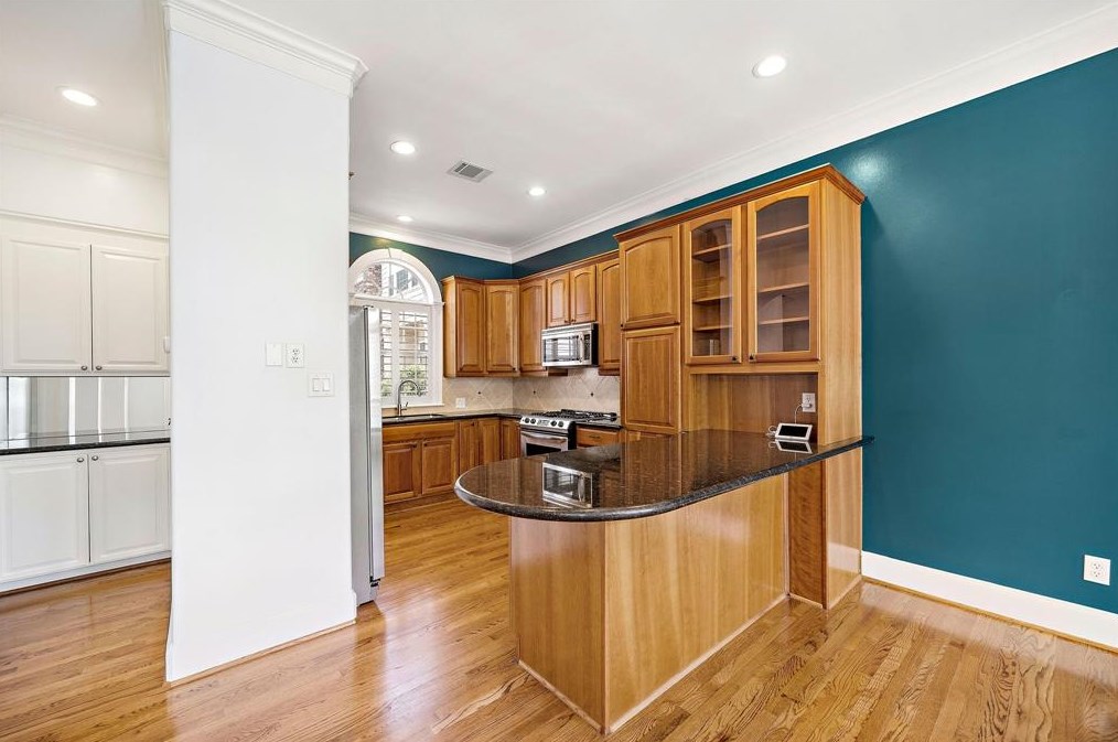 1007 Crocker St, Houston TX  77019-4337 exterior