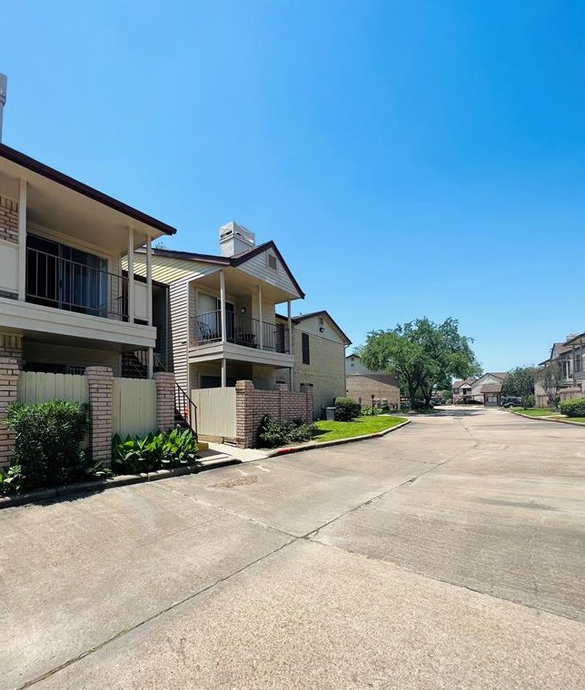 2120 El Paseo St #2102, Houston, TX 77054
