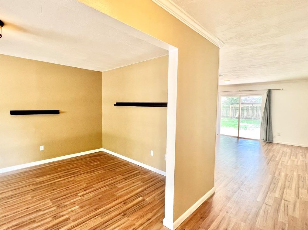 1410 Neptune Ln, Houston, TX 77062-4502