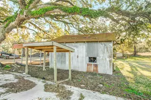 1014 S Columbia Dr, West Columbia, TX 77486 - Photo 8