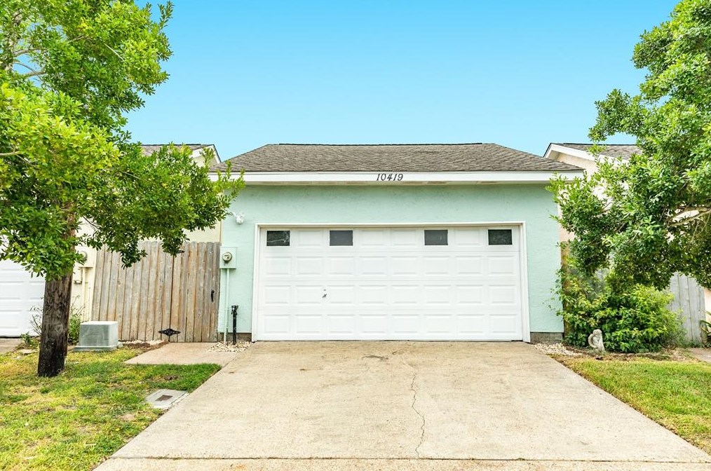 10419 Schaper Rd, Galveston, TX 77554
