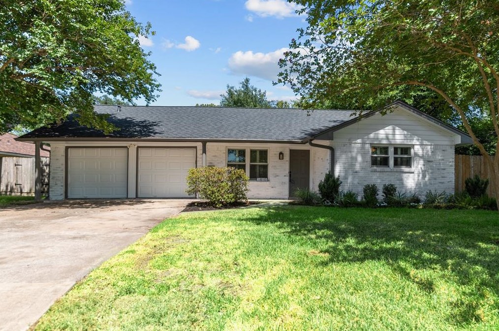 1810 Shadow Bend Dr, Houston, TX 77043