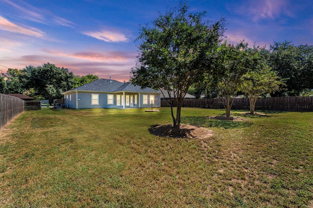 4 Brady Dr, Astin, TX 77859
