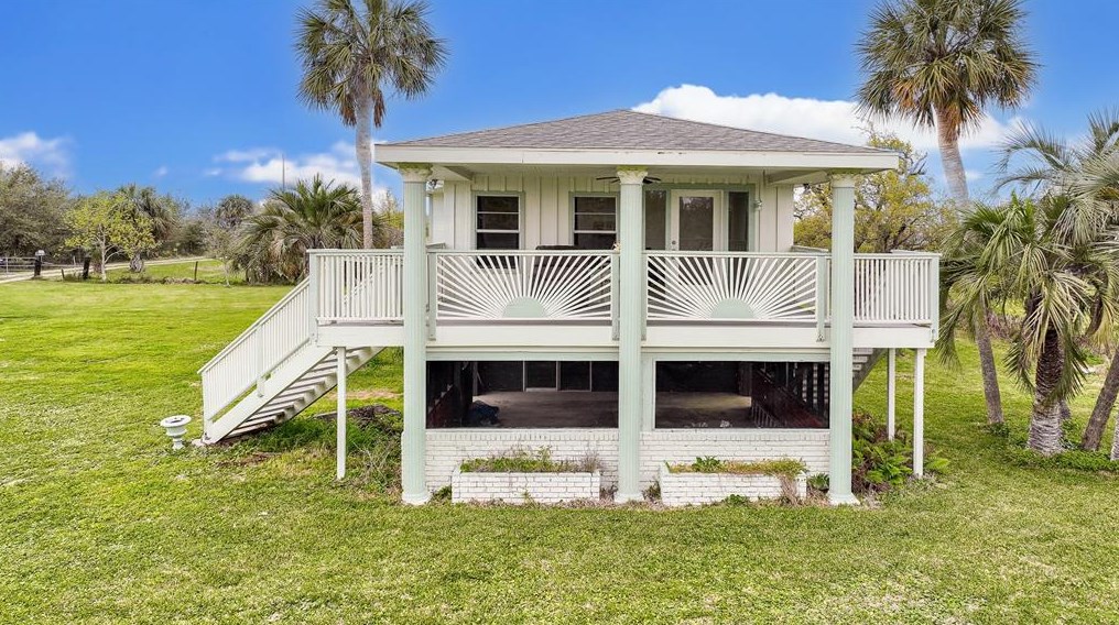 11314 Homrighaus Rd, Galveston, TX 77554