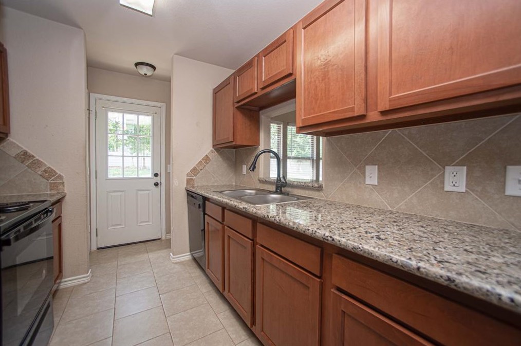 10604 Royal Adrian Dr, Conroe, TX 77303