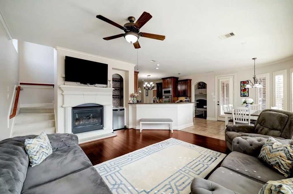 103 Trudeau Ln, Sugar Land TX 77498-6354 exterior