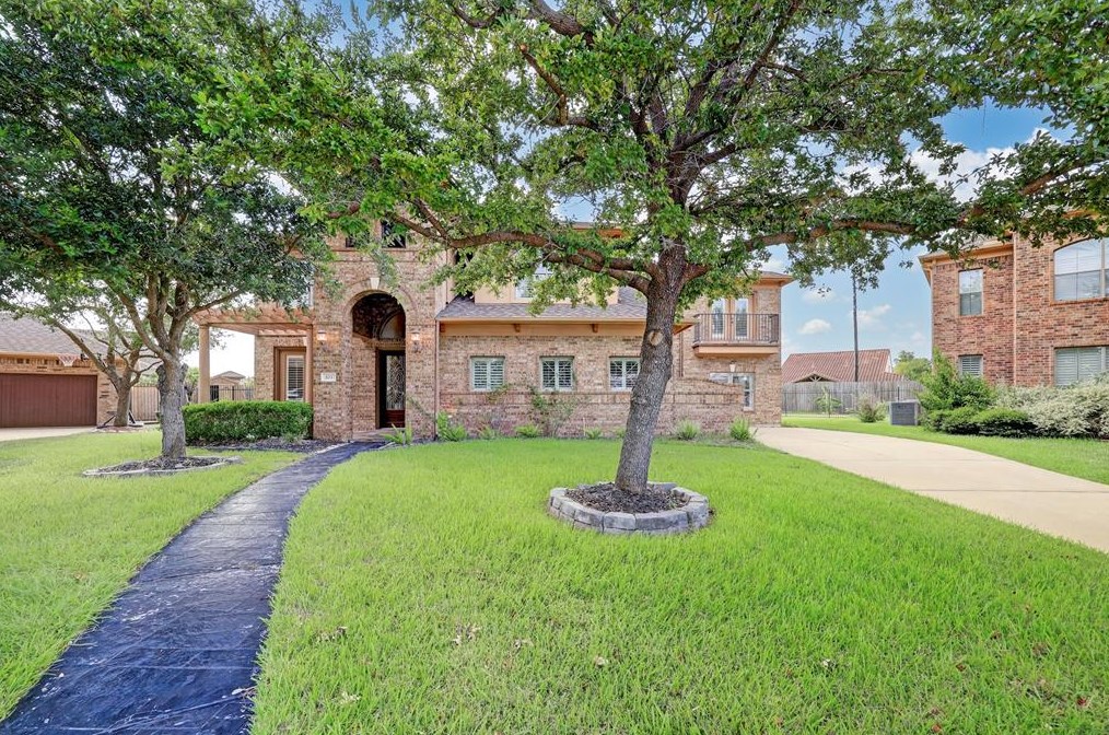 103 Trudeau Ln, Sugar Land, TX 77498-6354