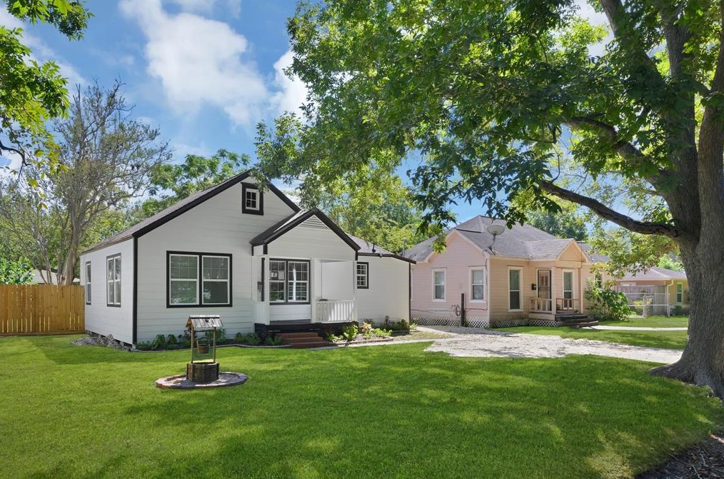 7338 Evans St, Houston, TX 77061