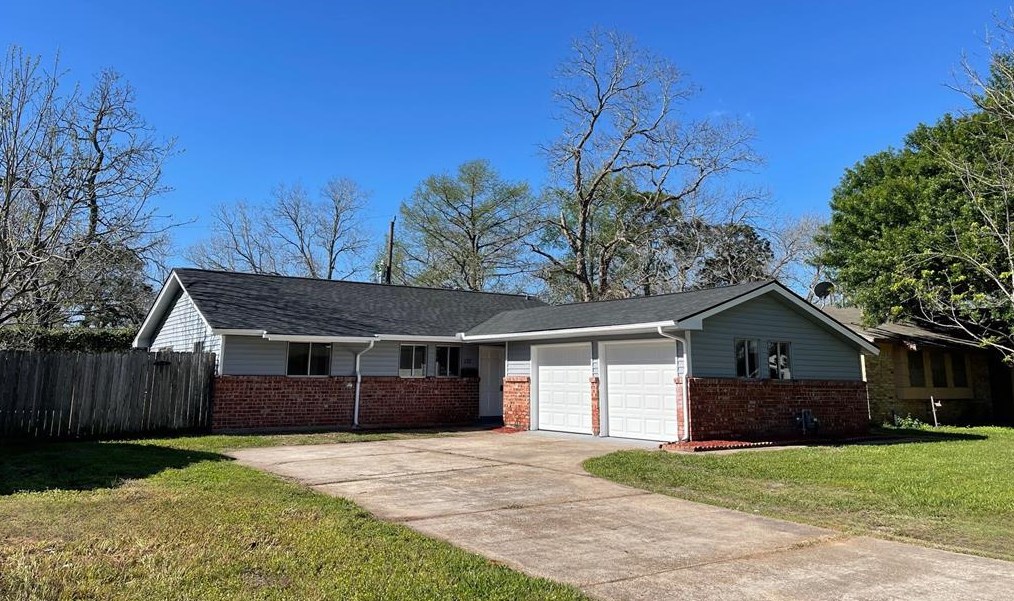 132 Sage St, Richwood, TX 77566-5538