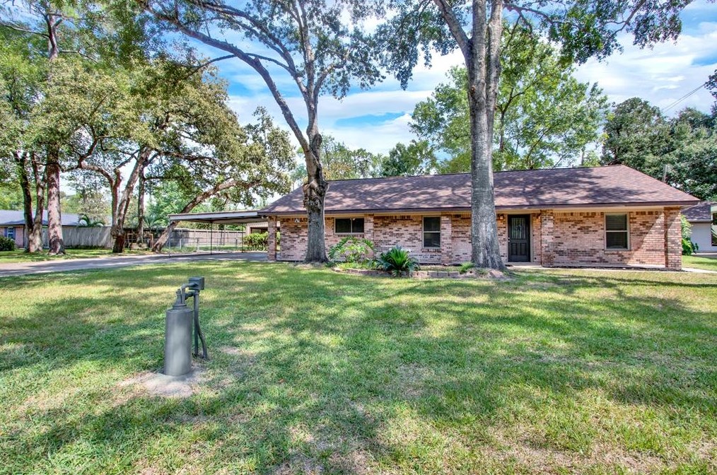 11910 Morgan Dr, Houston, TX 77065-1517