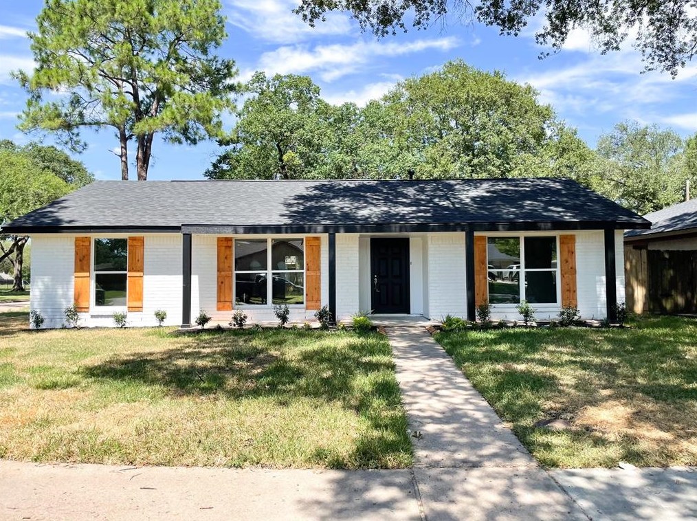 10410 Westray St, Houston, TX 77043-1824