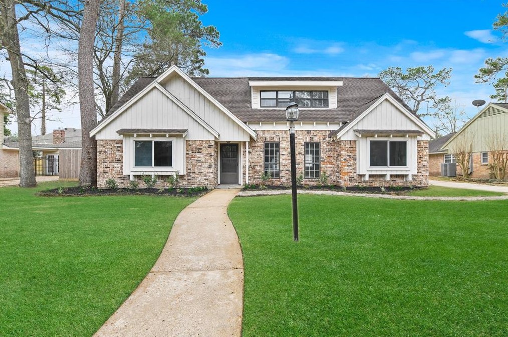 411 Enchanted River Dr, Spring, TX 77388-5981