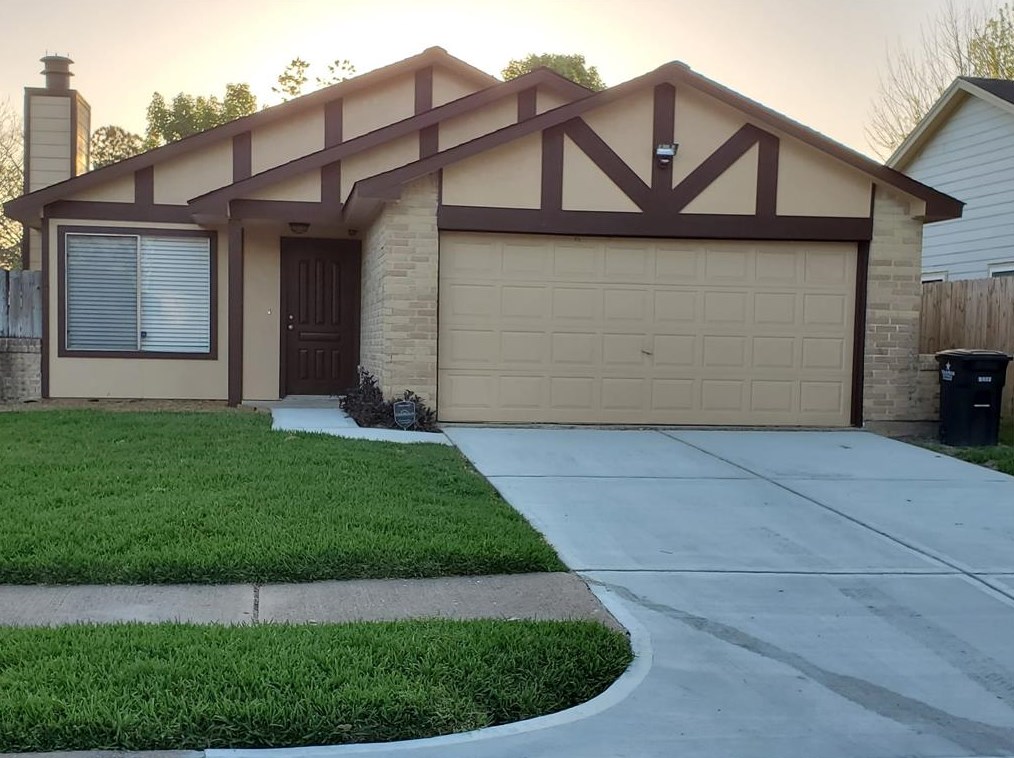 10706 Highland Woods Dr, Sugar Land, TX 77498