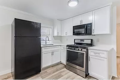 3913 Ball St, Galveston, TX 77550 - Photo 14