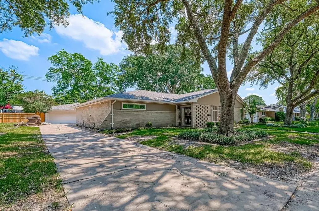 5454 Edith St, Houston, TX 77096